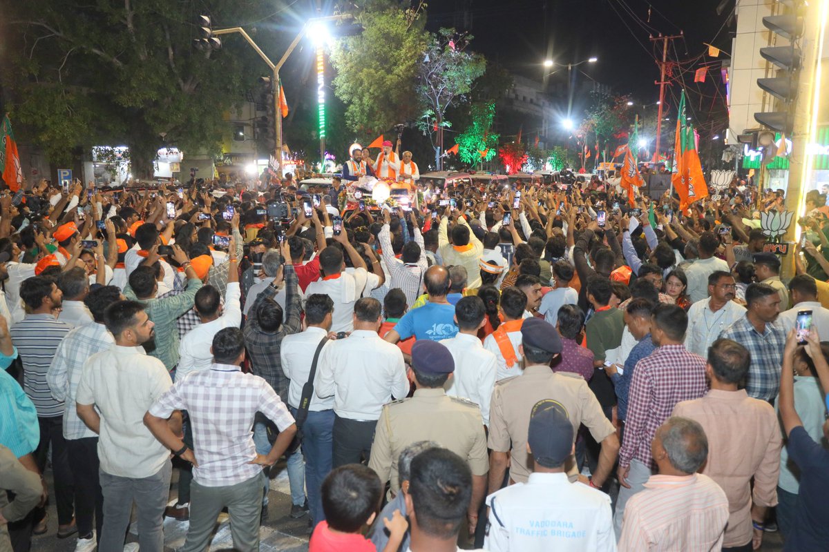 🪷 જનતા તરફથી મળતા આશીર્વાદ, સ્નેહ અને સહકાર જ ભારતીય જનતા પાર્ટીની ખરી શક્તિ અને જનસેવા માટેની પ્રેરણા છે. 

🪷 આવો, આપણે સૌ સાથે મળીને દેશની સેવા માટે સમર્પિત માનનીય મોદી સાહેબના નેતૃત્વમાં વિકસિત ભારત બનાવવાના સંકલ્પ સાથે ભારતીય જનતા પાર્ટીના કમળને મત આપીને ગુજરાત અને સમગ્ર