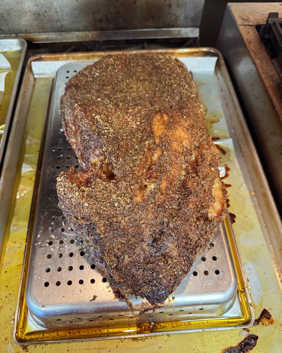 ChefBlytheBeck's tweet photo. Oh yes!!!!!!! We loved on this prime brisket from #gordonfoodservice!! A little mustard, a whole lot of smoked spice, a lot of time, and a very low temperature!!! This was so fun to get to cook!!!! https://t.co/5PAqyS266O