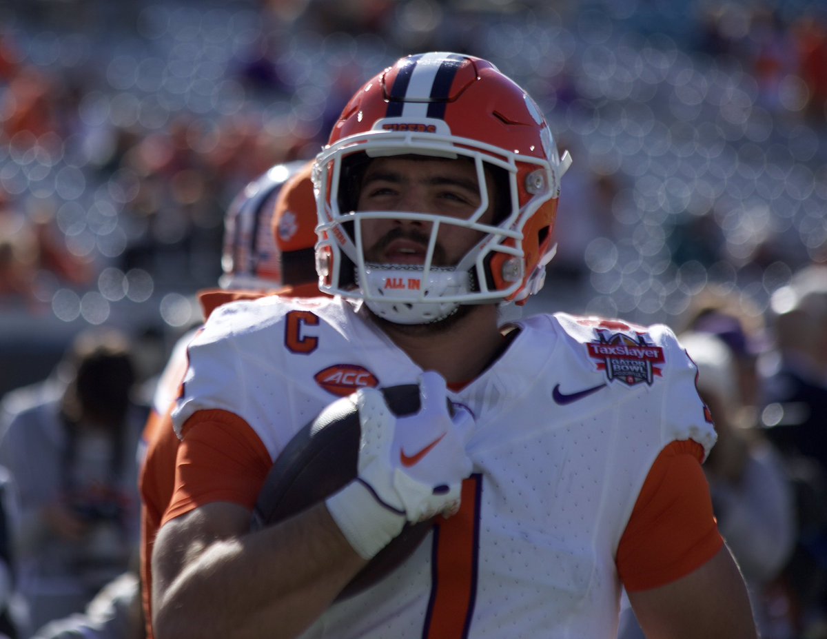 The #Eagles draft #Clemson running back Will Shipley No. 127 overall in the fourth round. Shipley finished his Tiger career with +4,200 all purpose yards. || @ClemsonSports