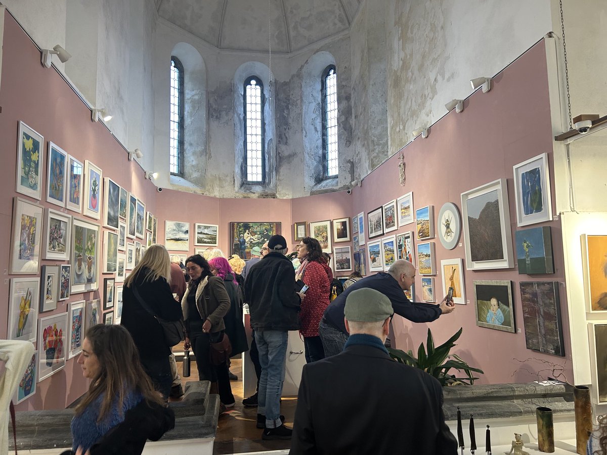 Great turnout at our opening event this evening. Our Chairman John Watson welcoming the artists who have submitted 323 works for the show that runs until 6th June 2024.