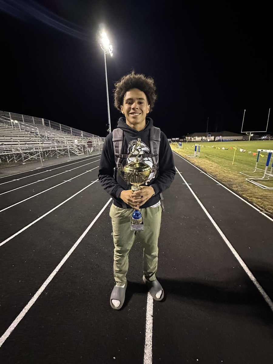 North Harrison invitational results
100-11.2(3rd)
200-23.11(4th)
LJ-19-9(4th)