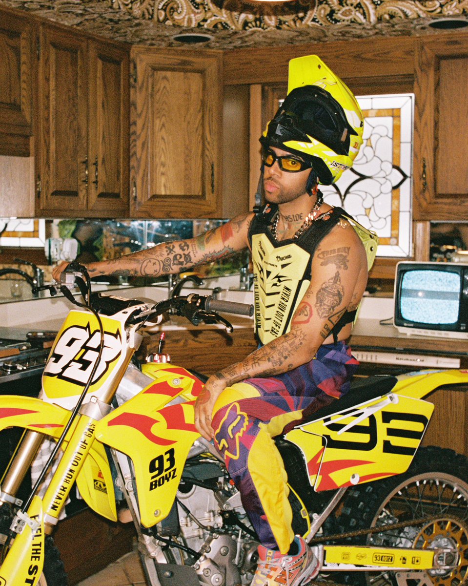 'fuck ya life hop on my 93 dirt bike'