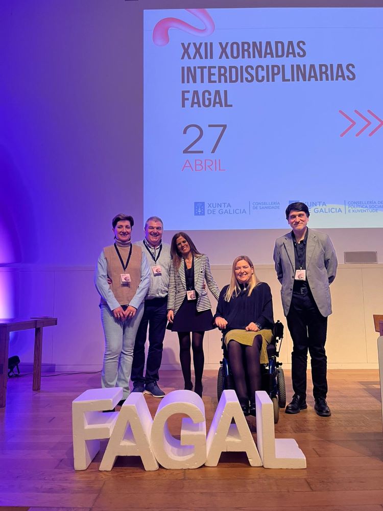 Santiago acogió las XXII Xornadas Interdisciplinarias de la Federación Alzhéimer Galicia este sábado 27 de abril. 21noticias.com/2024/04/27/san… 
<a href="/FagalAlzheimer/">Federación Alzheimer Galicia</a>