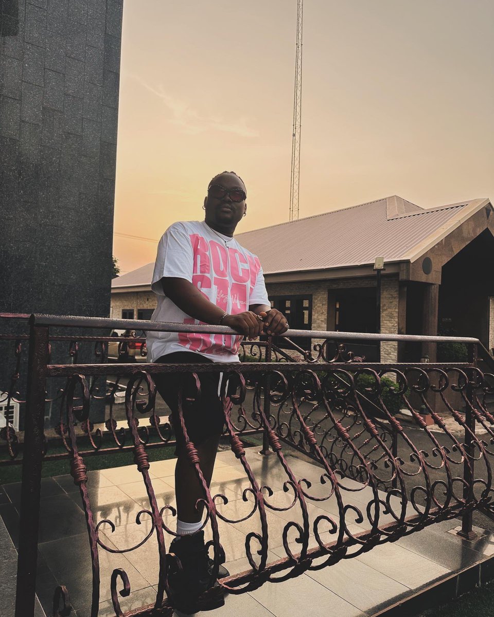 rooboyway tweet picture
