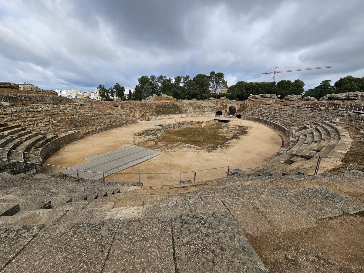 Dia 4: reppin' @DistrictSports wished a ManU fan no luck 5/12 & the best of luck 5/25 😁 (📸 Mérida amphitheater & theater) PSA: don't forget to sign up for the 2nd Annual FootGolf For Good, fundraiser ⚽️⛳️ fun benefiting @DCSCORES Registration is open districtsportsusa.leagueapps.com/leagues/footgo…