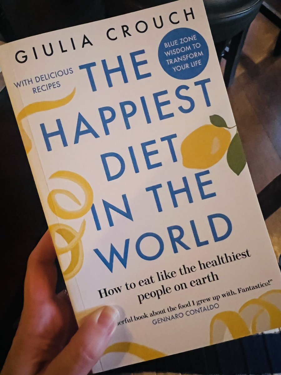 Very excited to have a signed copy of the beautiful new book by @GiuliaCrouch! And to be at the book launch with old colleagues in London - wonderful to see the support for this, can’t wait to read it! 🍋