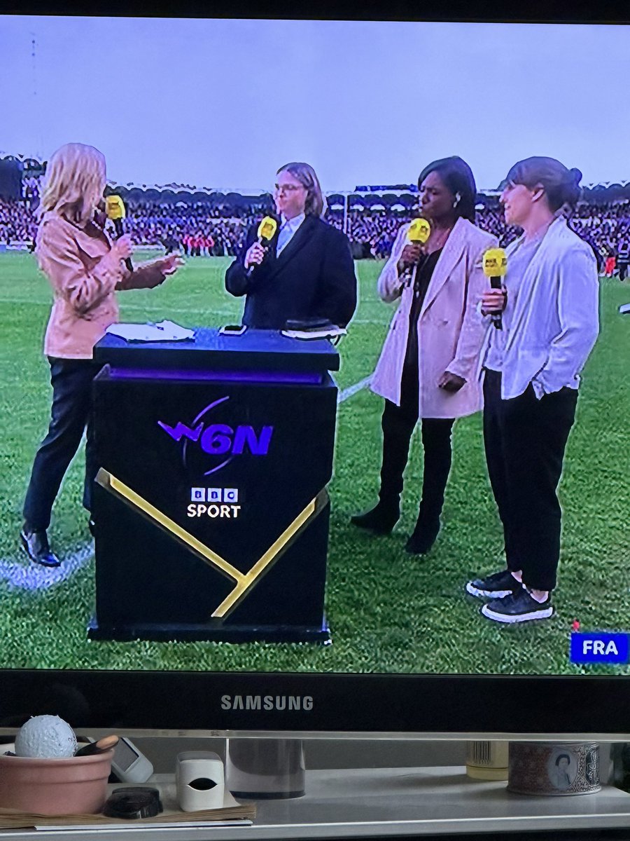 If women’s rugby can have 4 women pundits……why do we have to endure women pundits on men’s rugby?