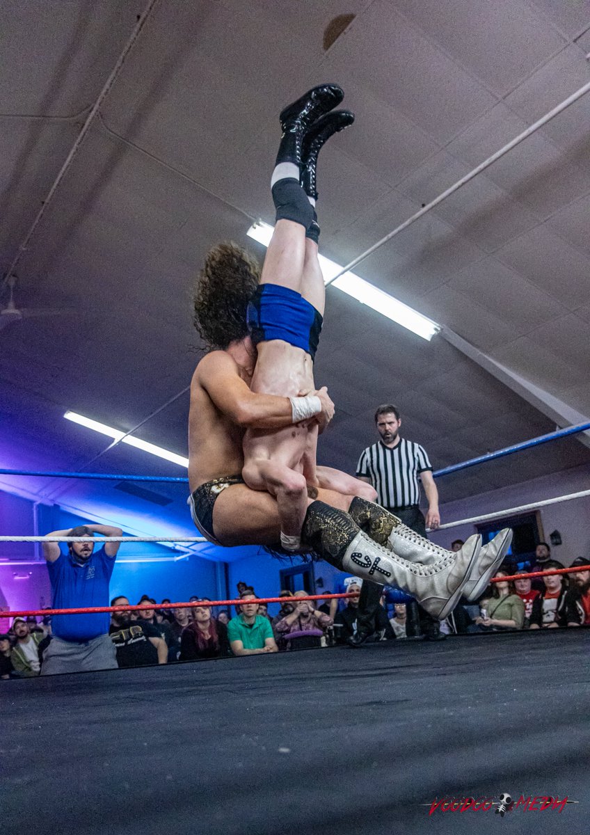 Some of the action between @ChanThomasPro and @ThePrizeCityOG. These two did not disappoint. More shots available upon inquiry. @LWMaine #GuiltyPleasures - 4/13/24 #indiewrestling #limitlesswrestling #wrestlingphotography