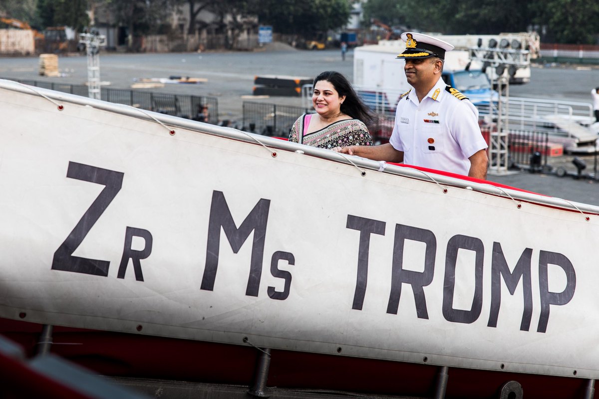 De bemanning van Zr.Ms. Tromp viert samen met genodigden #Koningsdag in Mumbai 🇮🇳.

De Tromp is in India voor haar reis #PacificArcher. India en Nederland onderhouden al jarenlang sterke bilaterale banden, met een geschiedenis die meer dan 400 jaar teruggaat.
