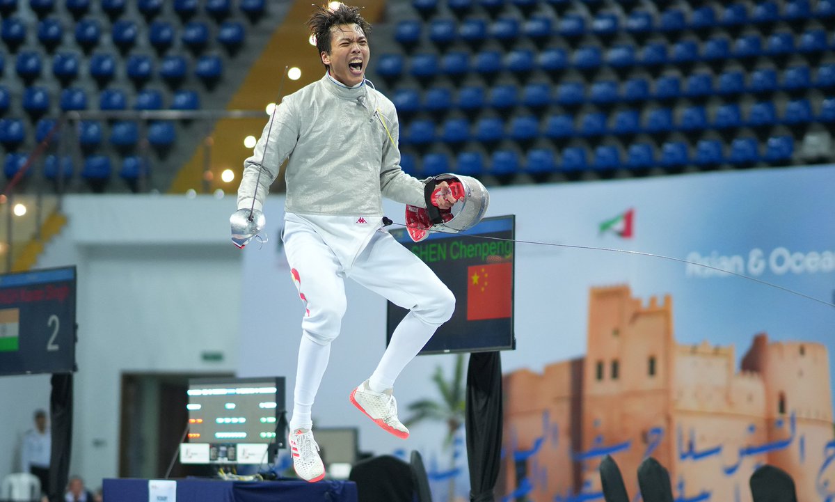 Congrats to Chenpeng Shen🇨🇳 for securing his individual spot to the #Paris2024 #OlympicGames. @Paris2024 
He defeated Karan Singh Singh🇮🇳 15-2 in the men’s individual #sabre final at the Asian-Oceanian qualifier in Fujairah, UAE. 

#fencing #RoadToParis 
📸UAE Fencing Federation
