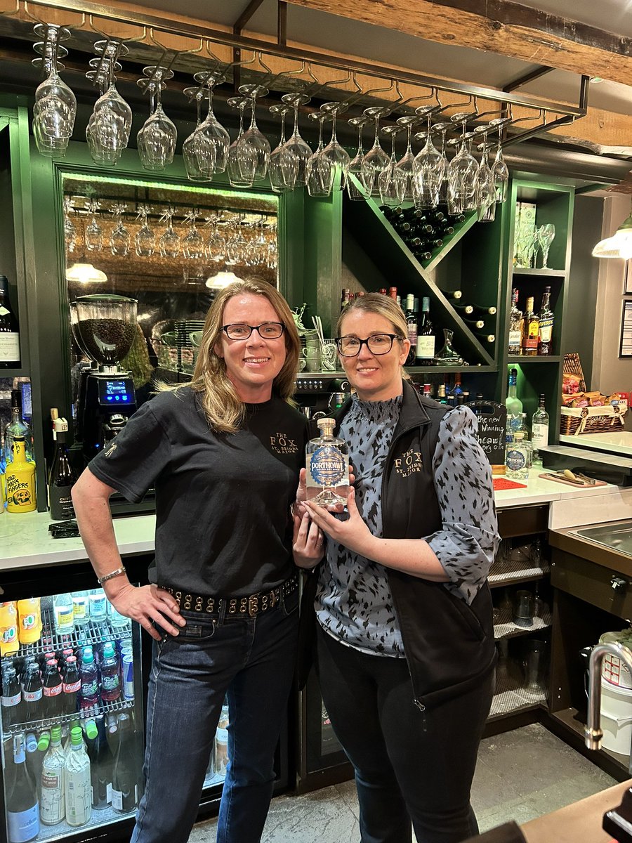 𝗡𝗘𝗪 𝗦𝘁𝗼𝗰𝗸𝗶𝘀𝘁!

Our award winning Welsh Dry Gin is now stocked at @TheFoxStBridesM🍸🦊

It’s great to be working with Heather, Gavin, Katie and the team at this stunning venue. 

porthcawldistillery.com 

#TheFox #StBrides #Restaurant #NewStockist #PorthcawlGin