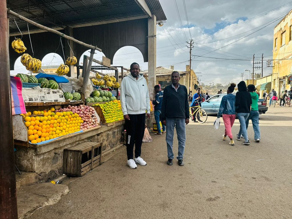 Strolling around in the marketplaces of Asmara, Eritrea with Professor Mohammed Hasan & @TerraAbdirizak Everything sold here is locally sourced from Eritrean farms; including the fresh vegetables, grain & wheat. Food security in a single picture! One of the core values of…