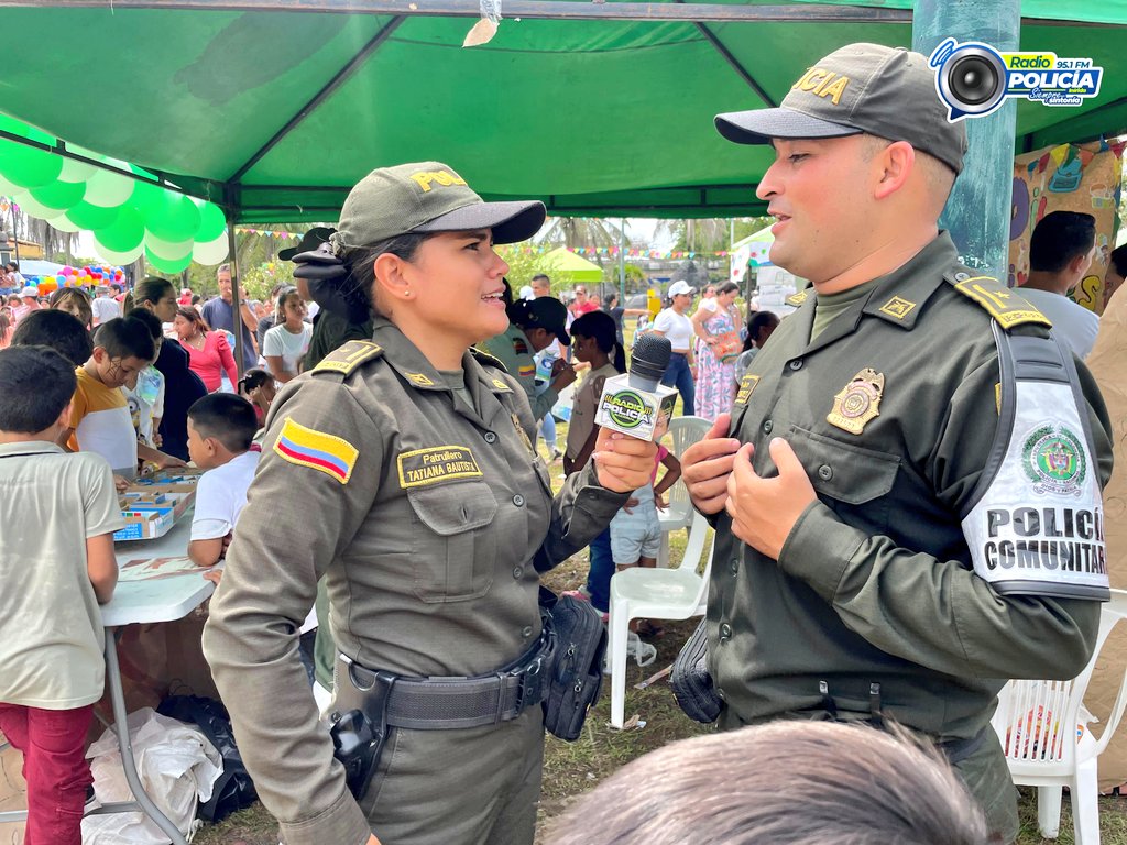 #AEstaHora la emisora de Radio Policía Inírida 95.1 FM, acompaña la actividad del #DiaDelNiño, en la plazoleta de la gobernación, una mañana lúdico recreativa para nuestro niños y niñas del municipio de #Inírida
#DiosYPatria
#FelizDiaDelNiño