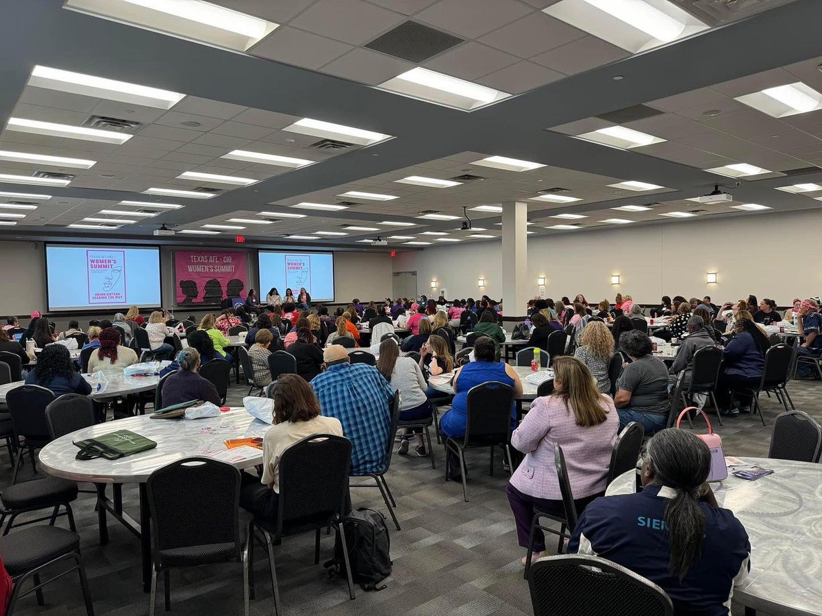 So thankful for all our unions do to protect our working class! Had a blast meeting all our powerful women union members, supporters, candidates, etc. last night at the @TexasAFLCIO Women’s Solidarity social. #VenableFortexas #unionstrong #womensupportingwomen