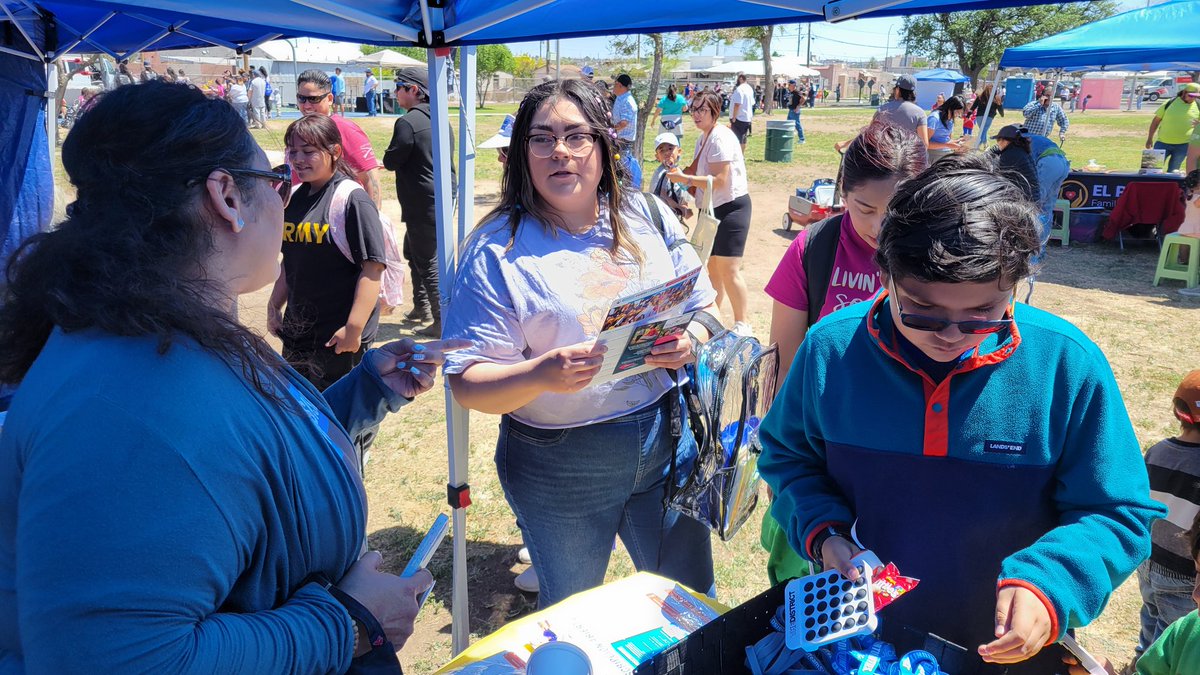 Happening Now: #TeamSISD is sharing information on open enrollment at the Dia de Los Niños Event at Washington Park. Stop by to learn more about how to #SeizeYourOpportunity in SISD! @SEstrada_CI @EBustamante_CI @SISD_CI