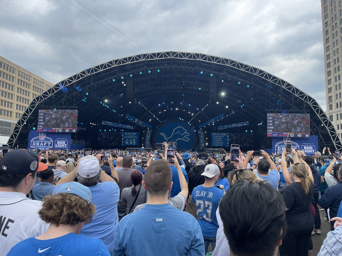 DETROIT you broke the NFL draft attendance record! 700,000+ and counting!