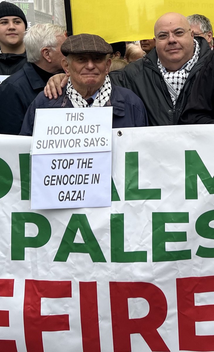 I was honoured to meet #Holocaust survivor Stephen Kapos at the march for #Palestine in London today. This was a memorable example of the Jewish presence in the march in addition to the sizeable Jewish block. Anyone who tells you Jews are not welcome or are made to feel unsafe…