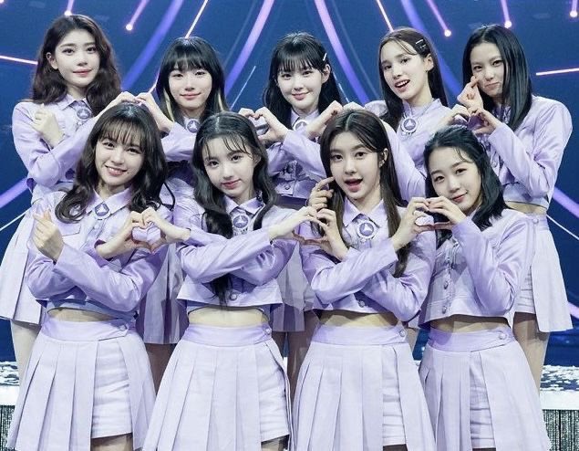 textohikaru's tweet photo. maaf…aku sayang kalian ber 9….sangat sayang :((…….. https://t.co/wFF7e1LeXf