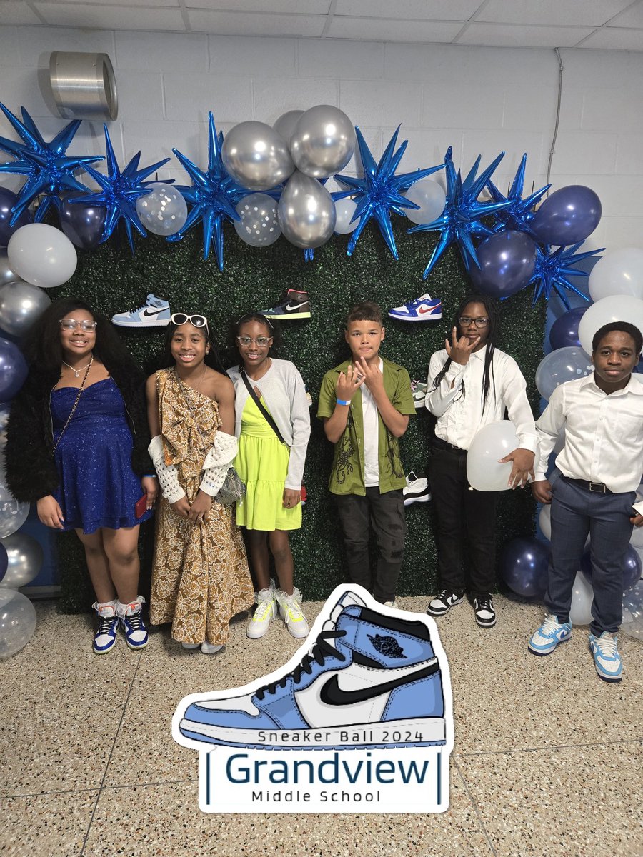 GrandviewMiddle's tweet photo. Just a few pics of our 👟Spring Sneaker Ball👟.... more to come!
#sneakersball
#springformal
#middleschoolmemories https://t.co/fMYKrA6g2g