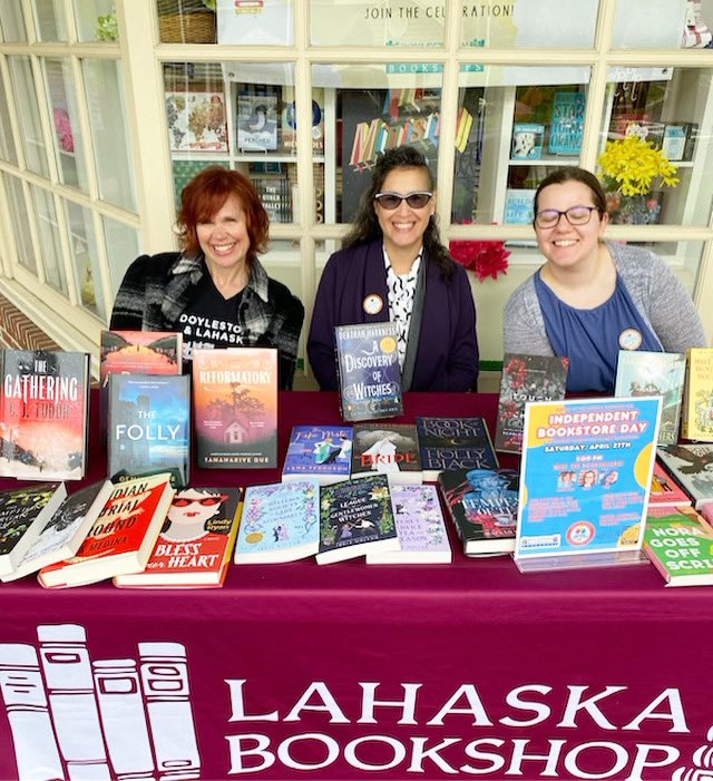 Happy #indiebookstoreday! Stop by and meet booksellers Marguerite, Jenn, and Dalia who will be chatting about, you guessed it- books! Their favs, #tbrpile, and upcoming books they can’t wait for.