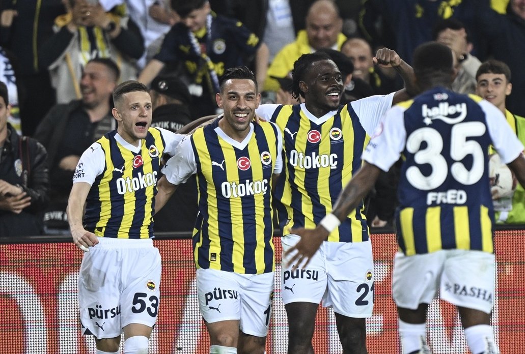 Sizce Fenerbahçe adına maçın en iyisi kimdi?✍️