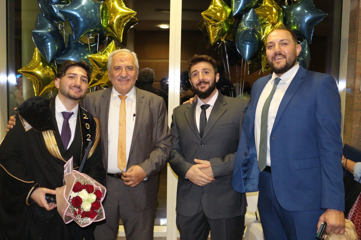 Hmza_3nbi's tweet photo. الحمدلله الذي بنعمته تتم الصالحات 🤍
تم تخريجي من كلية الطب جامعة الفيصل بمرتبة الشرف الثانية 

I finally graduated from college of medicine with second honor https://t.co/CGyXbspzu5