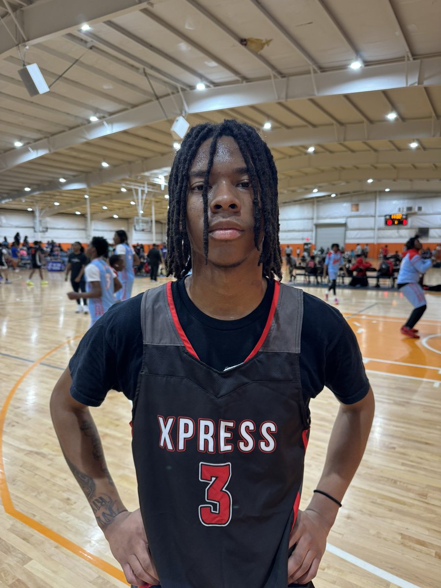 Theron Fouchea tweet media