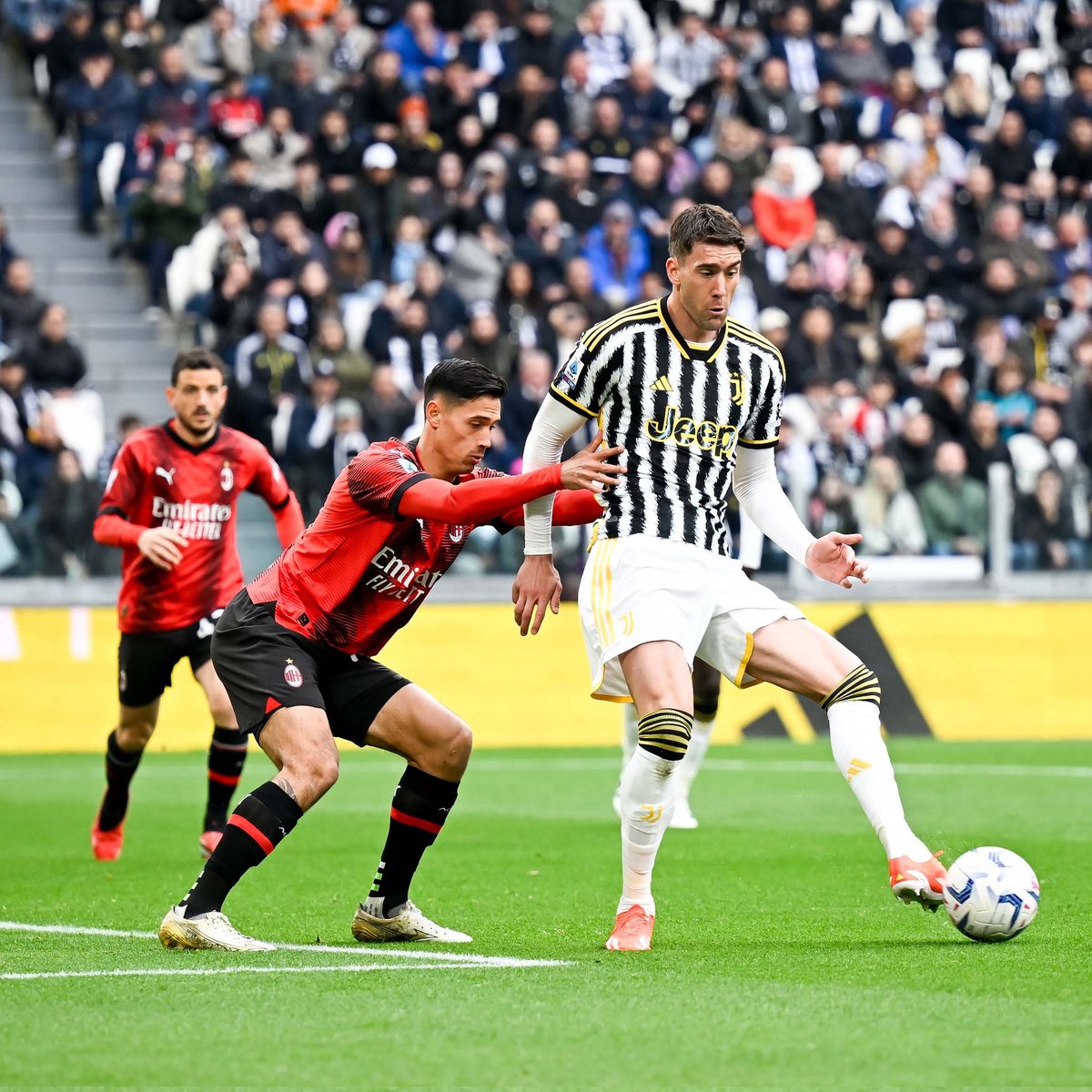 ⏱ | 94' | - 𝐅𝐈𝐌 𝐃𝐄 𝐉𝐎𝐆𝐎!

A Juventus faz um jogo até bom, cria muitas chances mais empata em casa o clássico contra o Milan.

🔚 | #JUVxmil | 0 - 0 |

🦓 | #JuveMilan | #ItalianoNaESPN