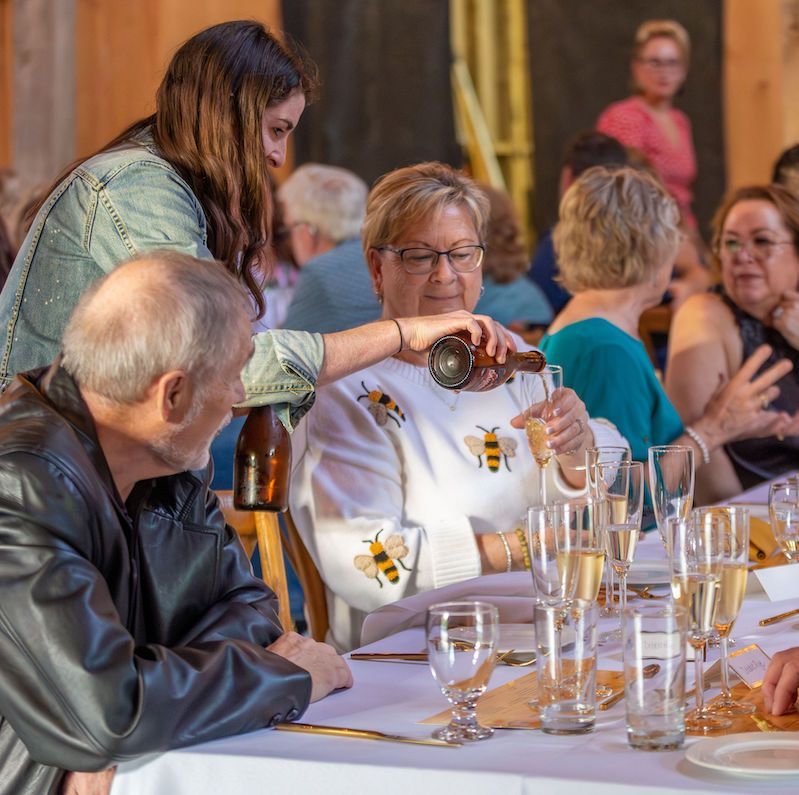 There's only a handful of tickets left for Buzzin' in the Blossoms dinner event hosted by our friends at @beesavvyfinefoods! 
Check the link in bio to get yours before it's too late! 

#ottawa #mothersday #eatlocal #buylocal #supportlocal