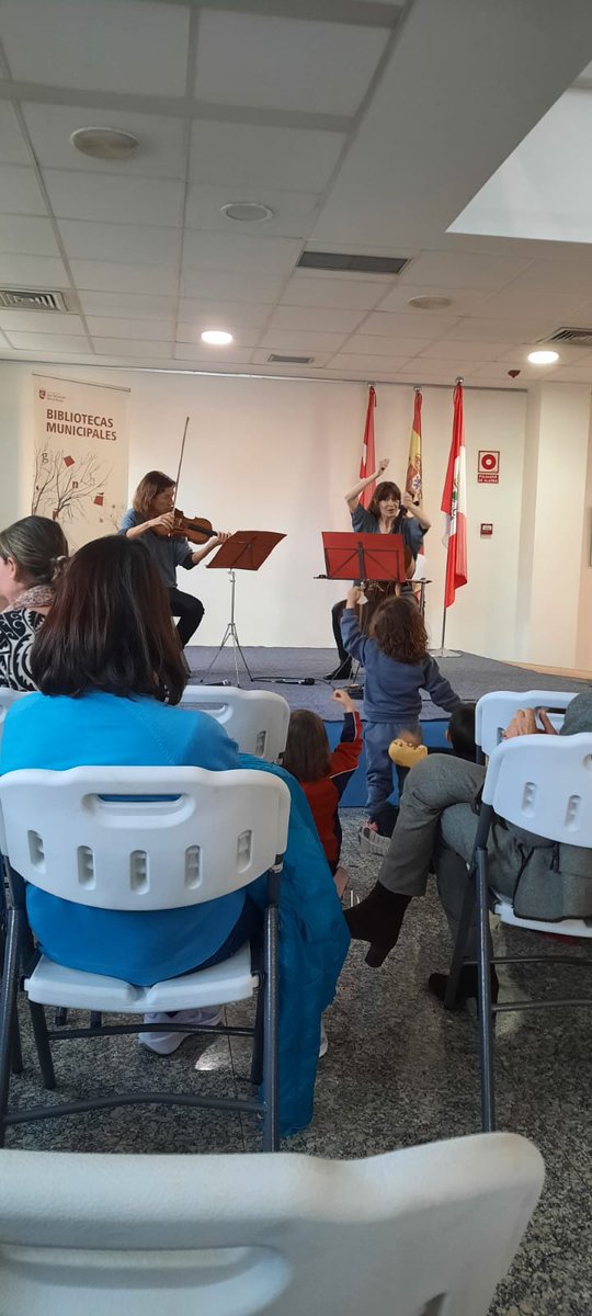 La vuelta al mundo en ocho cuerdas tweet media