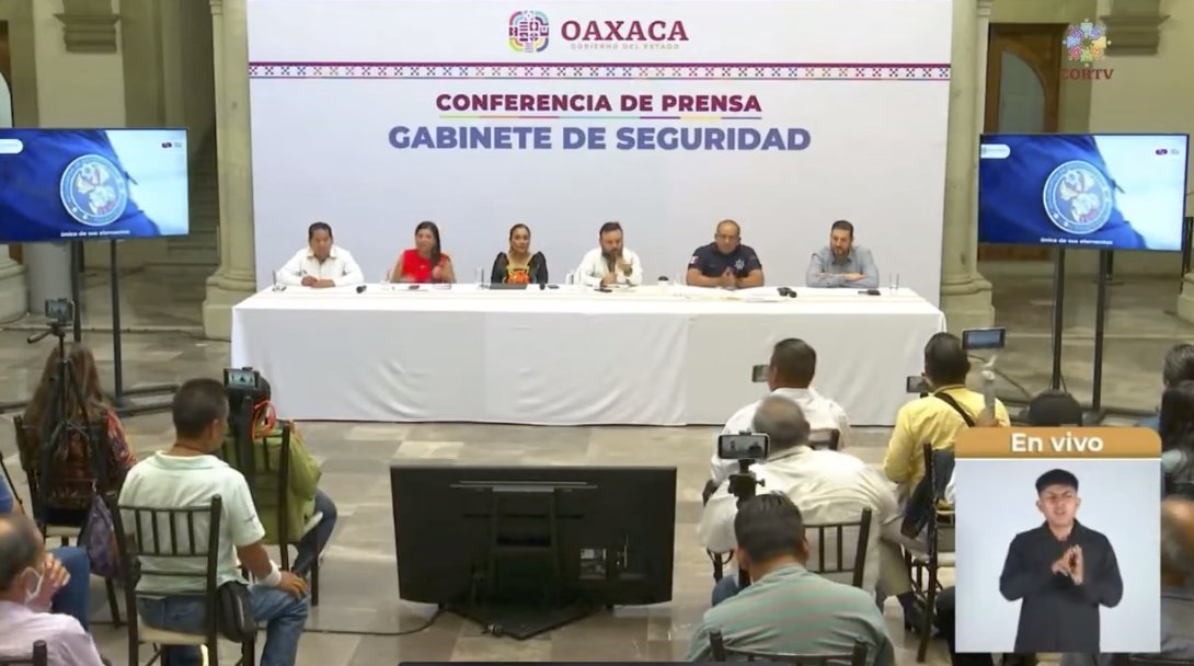 Fiscalía Anticorrupción de #Oaxaca investigará grabación de corrido de la UPOE Reiteró la separación del cargo de tres mandos de la SSPC. mxpolitico.net/fiscalia-antic…