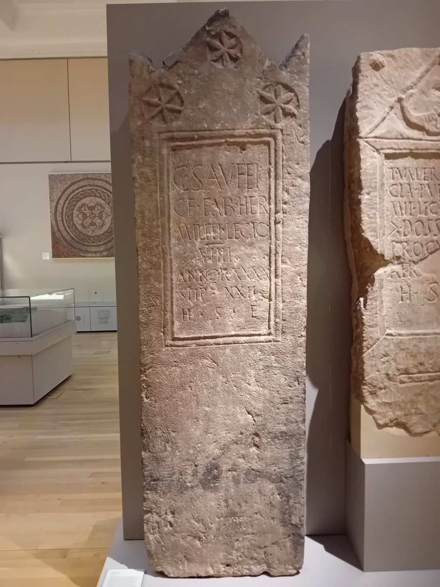 A #Roman tombstone dedicated to a soldier named Gaius Saufeius, who died at the age of 40 after 22 years in the #RomanArmy with the 9th Legion. He was originally from Heraclea (Macedonia) but died in Lincoln (Britain), probably in the first decades after the conquest of Britain.