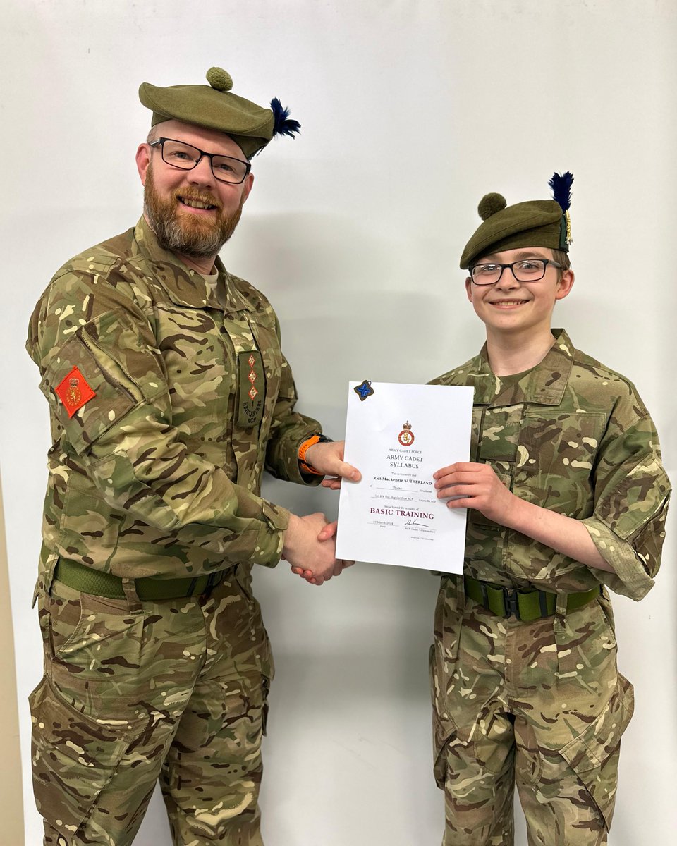 On Tuesday #Thurso Det made 4 certificate presentations to cadets of the detachment. Congrats to Cdt Malley, who was presented with their Youth #FirstAid, and Cdts C MacDonald, E MacDonald & Sutherland, who all received their Basic ACS Certificates.
#armycadets @ArmyCadetsUK