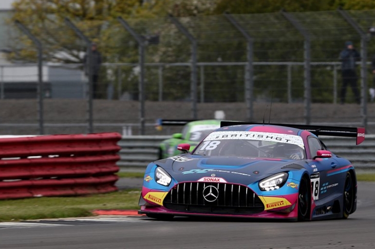 ⏱️ @2seasmotorsport Mercedes On Pole For #Silverstone500 ➡️ dailysportscar.com/2024/04/27/2-s… @BritishGT #BritishGT