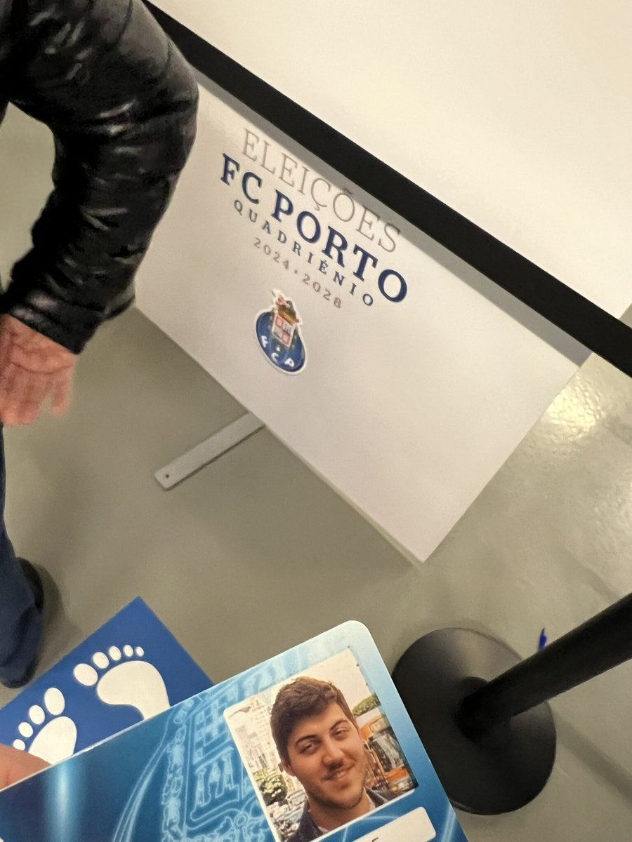 ojogo's tweet photo. Adepto do FC Porto diz que pagou 1000 euros para votar nas eleições https://t.co/Y8FmeaZOQi https://t.co/bdWO6tEBw6