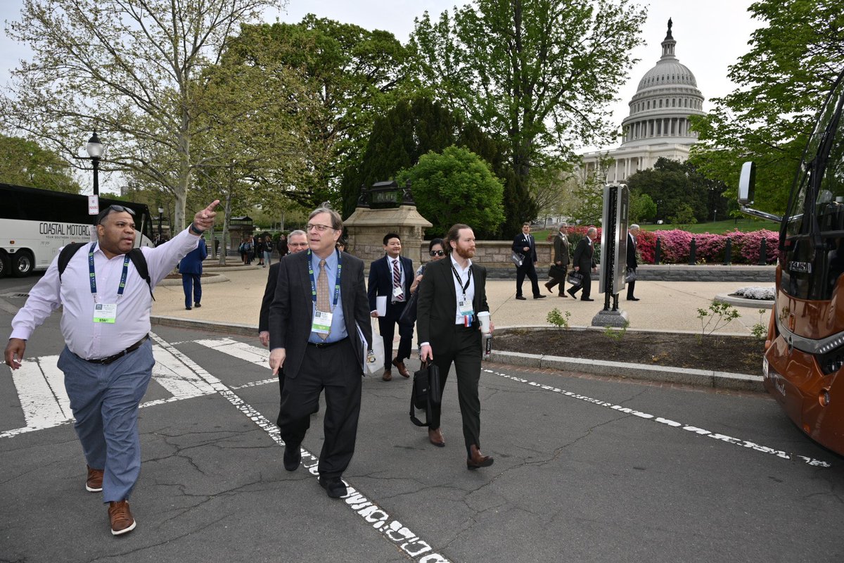 More than 450 of our members ascended Capitol Hill April 17 to meet with over 250 congressional offices and discuss issues important to radiologists and their patients. Find out what they talked about ▶️ bit.ly/3WeKPqs #ACR2024 #AdvocacyInAction #radvocacy @ACRRAN