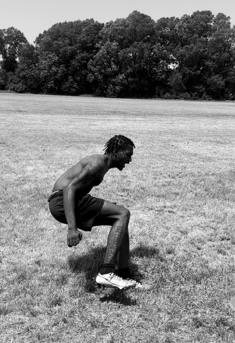 _Tjackson2's tweet image. I’m a hungry wolf ready to eat 🐺‼️
@CoLinFootball 
#EatOrGetAte☠️✊🏾