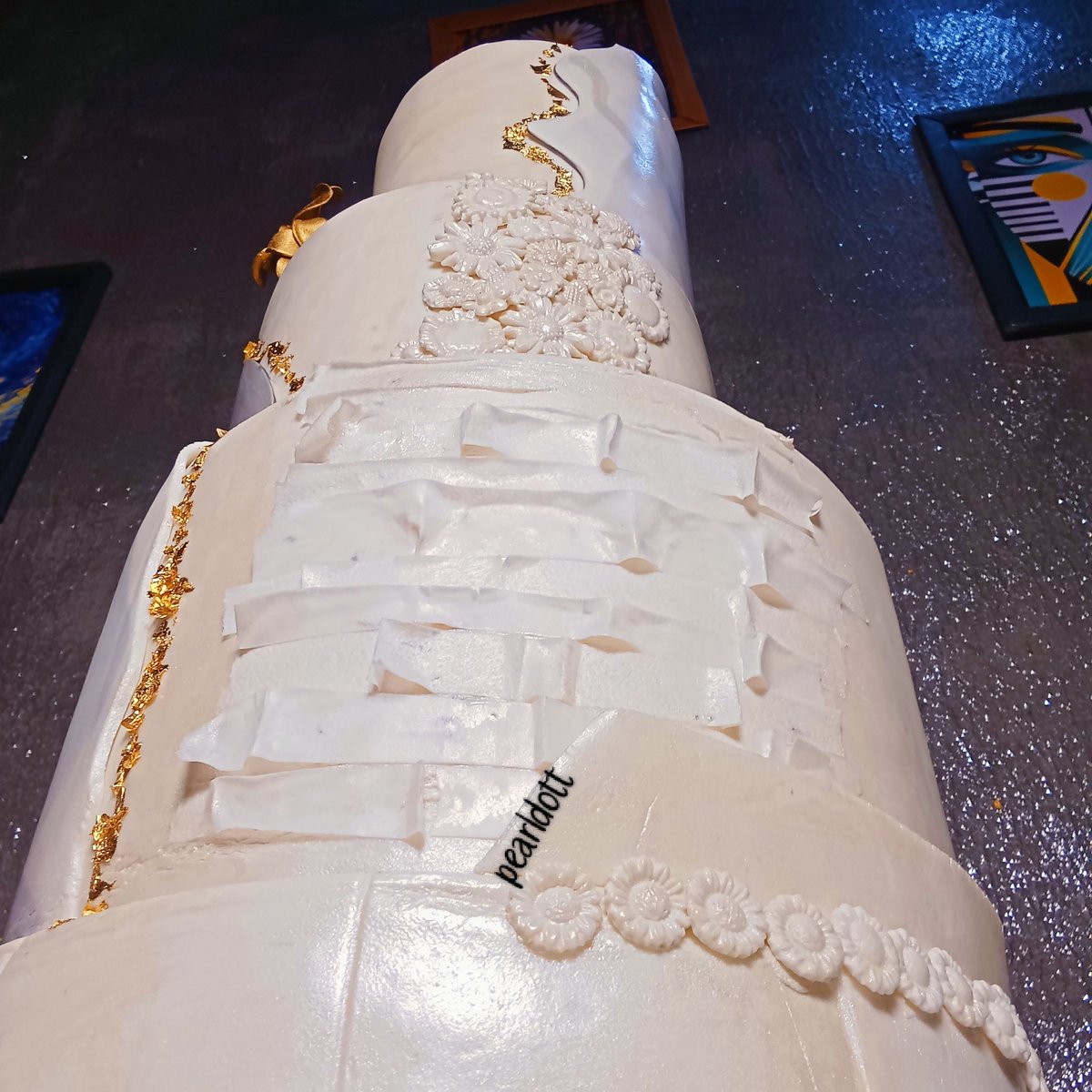 NBennymart's tweet photo. Beautifully crafted for a sweet couple as they tie the knot 💒👰.
Pwan couple💵...
See we craft memories,your event is safe with me..
Location: Asaba Delta State.
Please refere me by your retweet 🙏..
#cakesinasaba #asababaker #pearldott https://t.co/NJtnQ89TYr