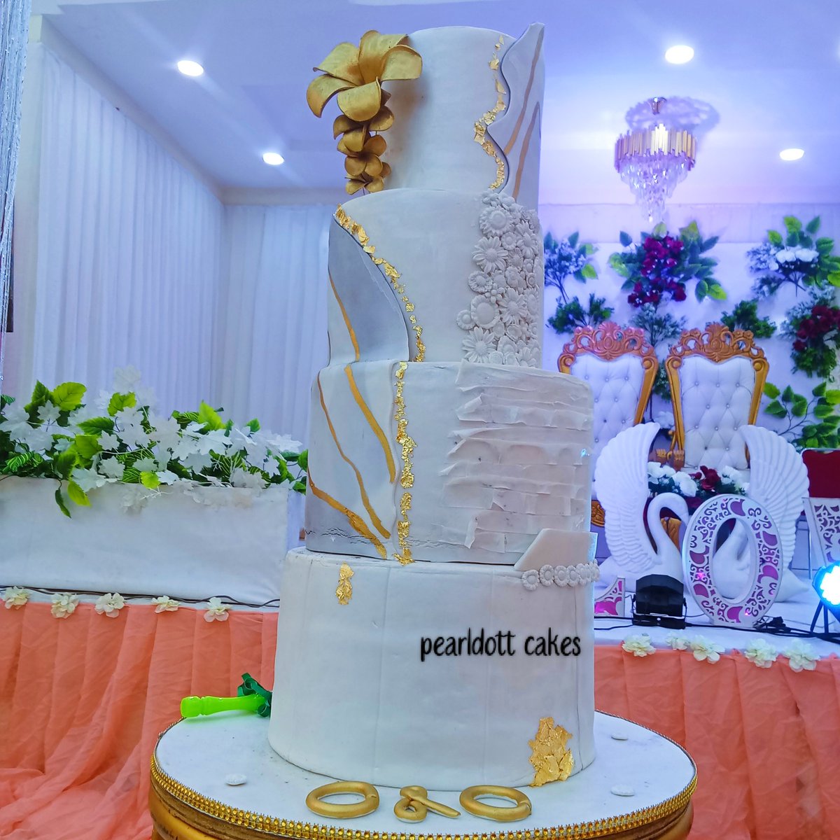 NBennymart's tweet photo. Beautifully crafted for a sweet couple as they tie the knot 💒👰.
Pwan couple💵...
See we craft memories,your event is safe with me..
Location: Asaba Delta State.
Please refere me by your retweet 🙏..
#cakesinasaba #asababaker #pearldott https://t.co/NJtnQ89TYr