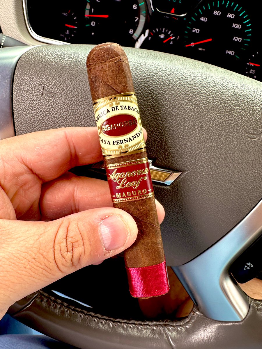 the00Beard's tweet photo. Iβm loving this smoke by @AganorsaLeaf #aganorsaleafmaduro #casafernandez #cigars #cigardaily #cigarsofinstagram #botl #sotl #fyp https://t.co/jsAznqVUfG