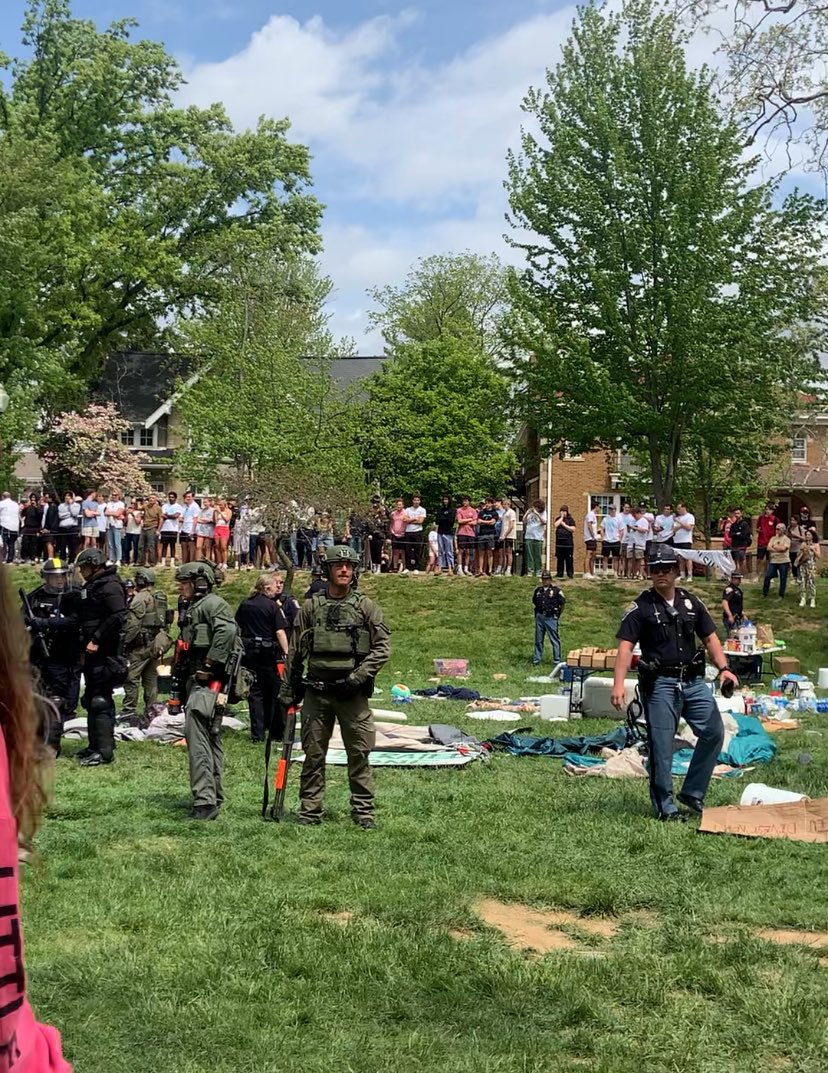 bittenbywhitten's tweet photo. scenes from @IUBloomington, this is whitten’s #IU, join the IU community at Dunn Meadow and demand she she resign #whittenmustfall #GazaSolidarityEncampment https://t.co/gRanc9cMVM