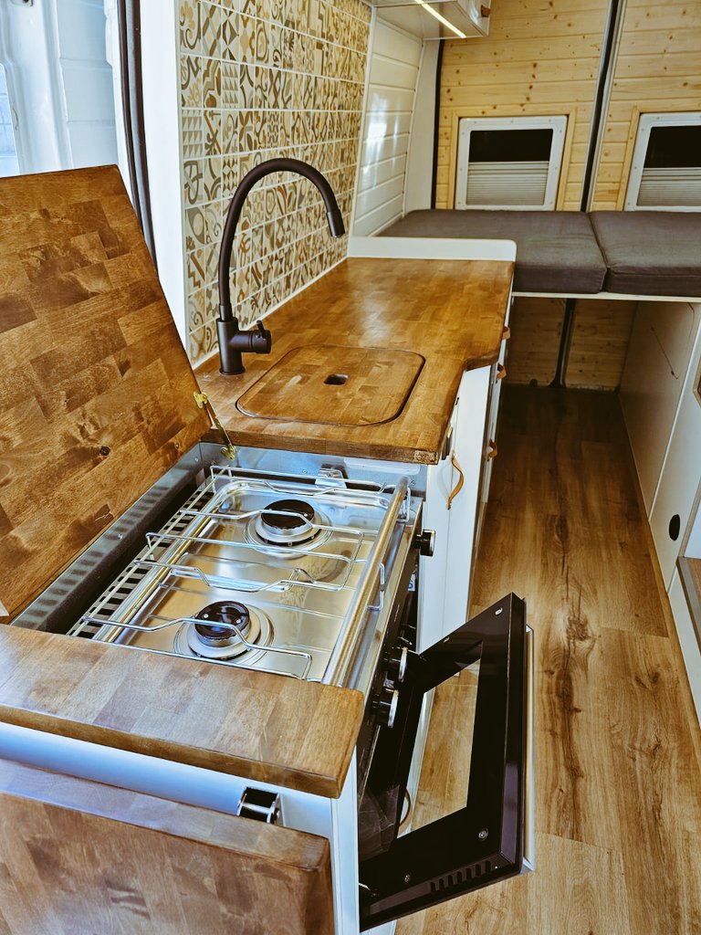 rockeame13's tweet image. Un sueño hecho realidad... Hoy pasaré mi primera noche aquí 🥰🚐💨

#furgo #furgoadictos #lifecamper #camper #vanlife #citroenjumper