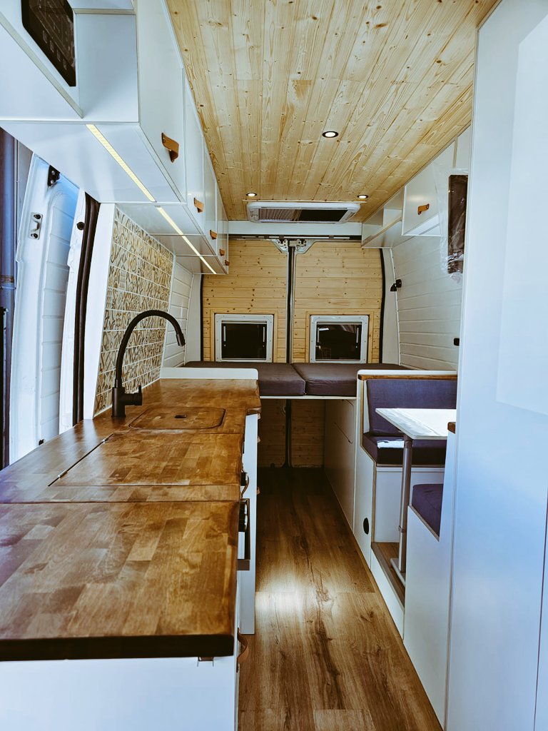 rockeame13's tweet image. Un sueño hecho realidad... Hoy pasaré mi primera noche aquí 🥰🚐💨

#furgo #furgoadictos #lifecamper #camper #vanlife #citroenjumper