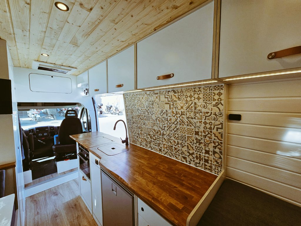 rockeame13's tweet image. Un sueño hecho realidad... Hoy pasaré mi primera noche aquí 🥰🚐💨

#furgo #furgoadictos #lifecamper #camper #vanlife #citroenjumper