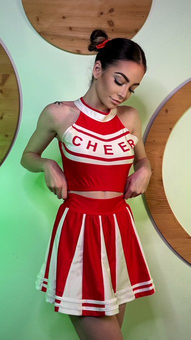 Let&rsquo;s make it cheerer! https://t.co/tuBwpYb9Ei