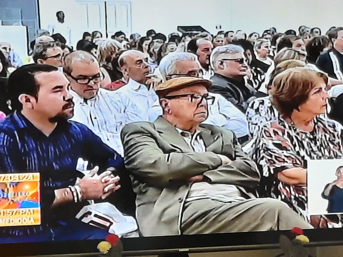 Profundo y poético discurso de nuestro Presidente @DiazCanelB en el acto por el #65Aniversario de Casa de Las Américas.El reconocimiento a fundadores de esta valiosa institución, recordamos a la siempre querida Haydee y a tantos artistas e intelectuales defensores de la paz #Cuba