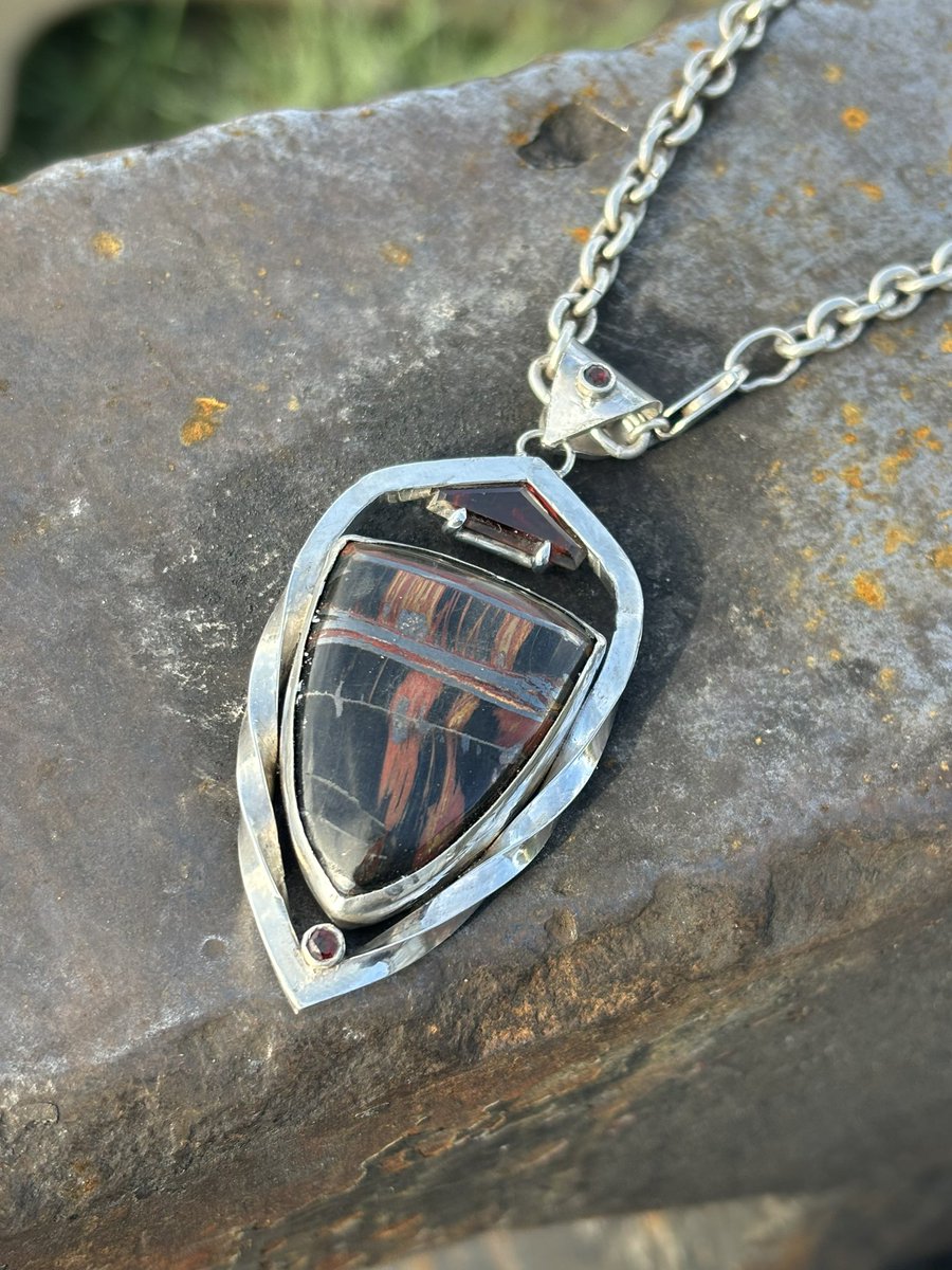 I just put the final touches on this pendant. Tell me what you think! #silversmith #art