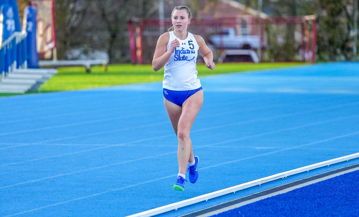 IndStXCTF's tweet photo. Both Sycamore DMR teams run top-10 program times on the Blue Oval!

🔵 Women (Dyer, Hunter, Miller, Gresham) - 11:54.75, #7 in program history
⚪️ Men (Fayman, Jones, Thorpe, Light) - 9:51.32, #3 in program history

#MarchOn | #StayRooted https://t.co/kecDkkaSlK