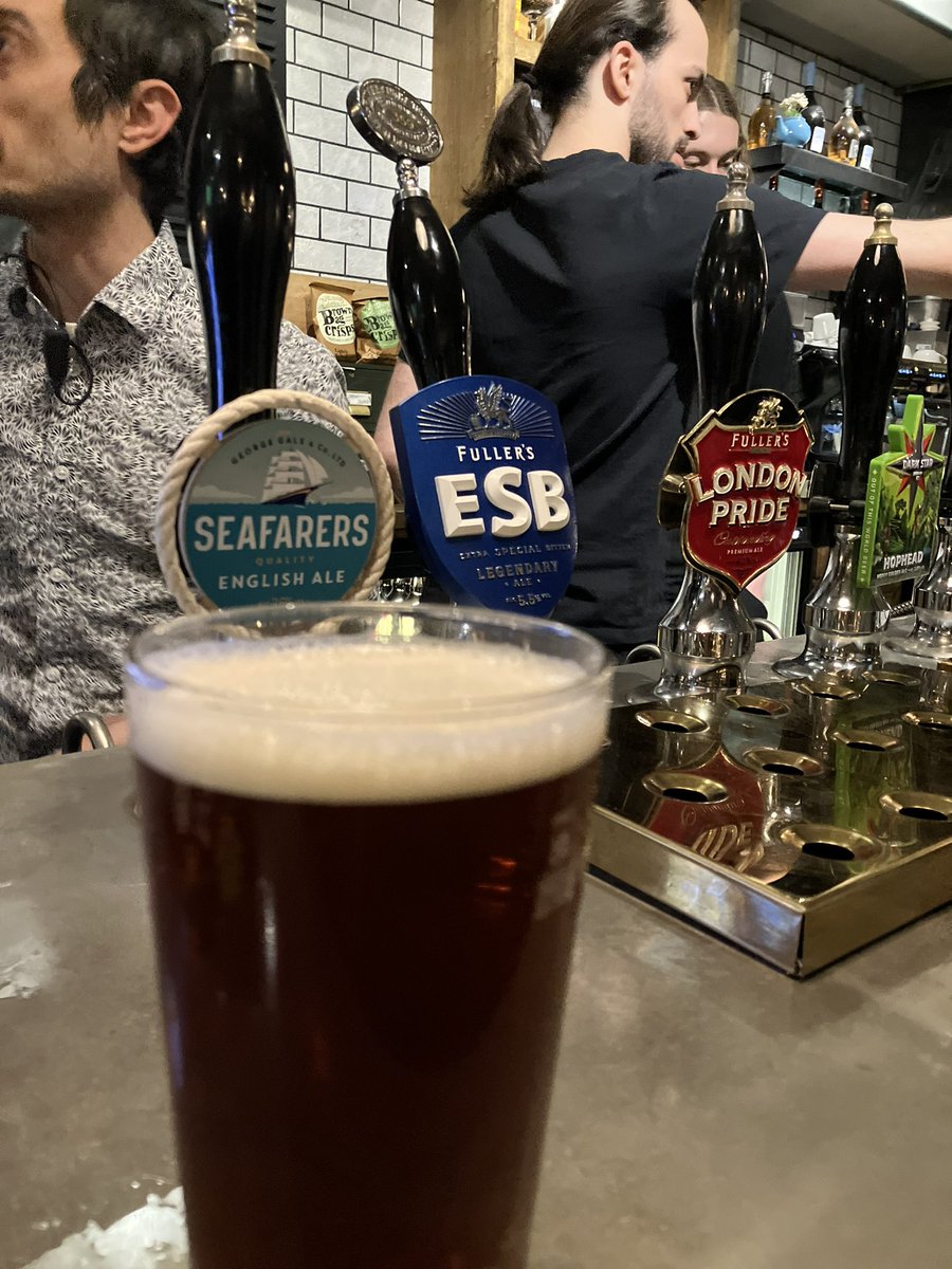 Parcel Yard, King’s Cross. Evening lads n lasses, it has been fun in Essex, Tottenham Hale is wet, but my palate is dry n wants an ESB to right the wrongs of this world. Up the Tigers, up the strong ale drinkers!