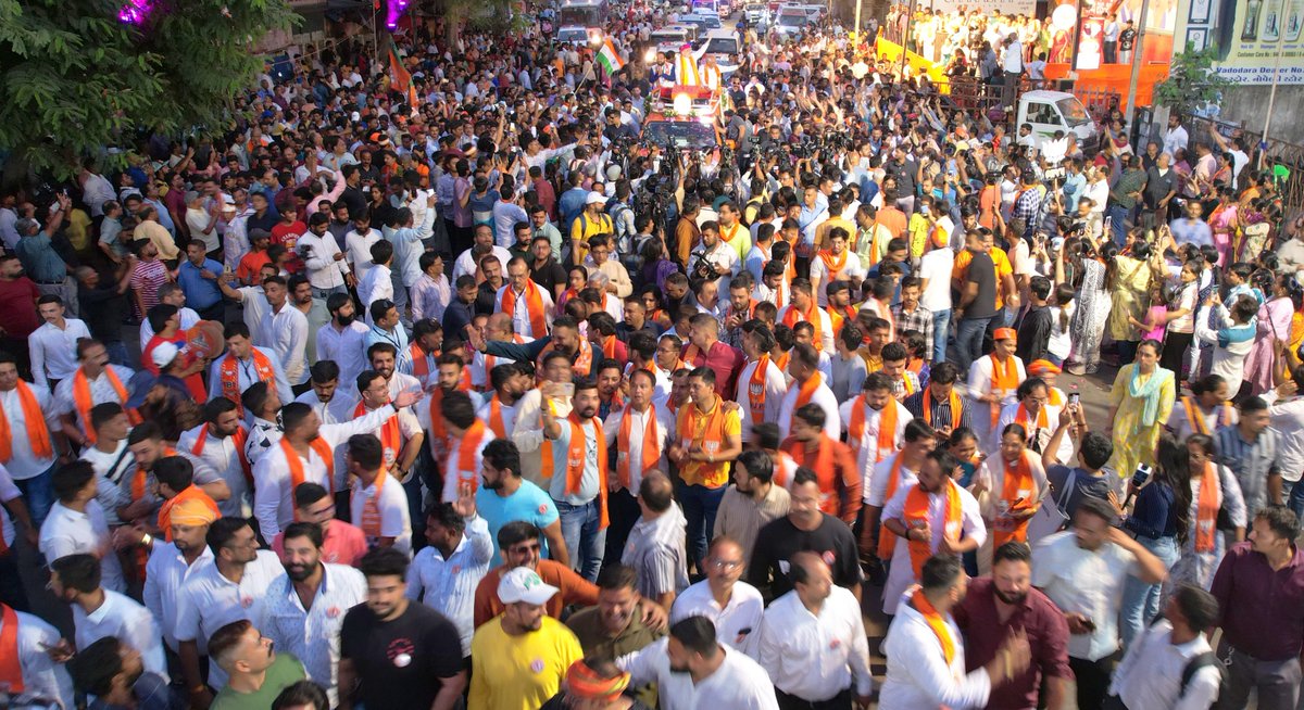 The tidal support for Modi 3.0 at the Vadodara roadshow tells us that Gujarat is going to give Modi Ji an unprecedented victory this time around.